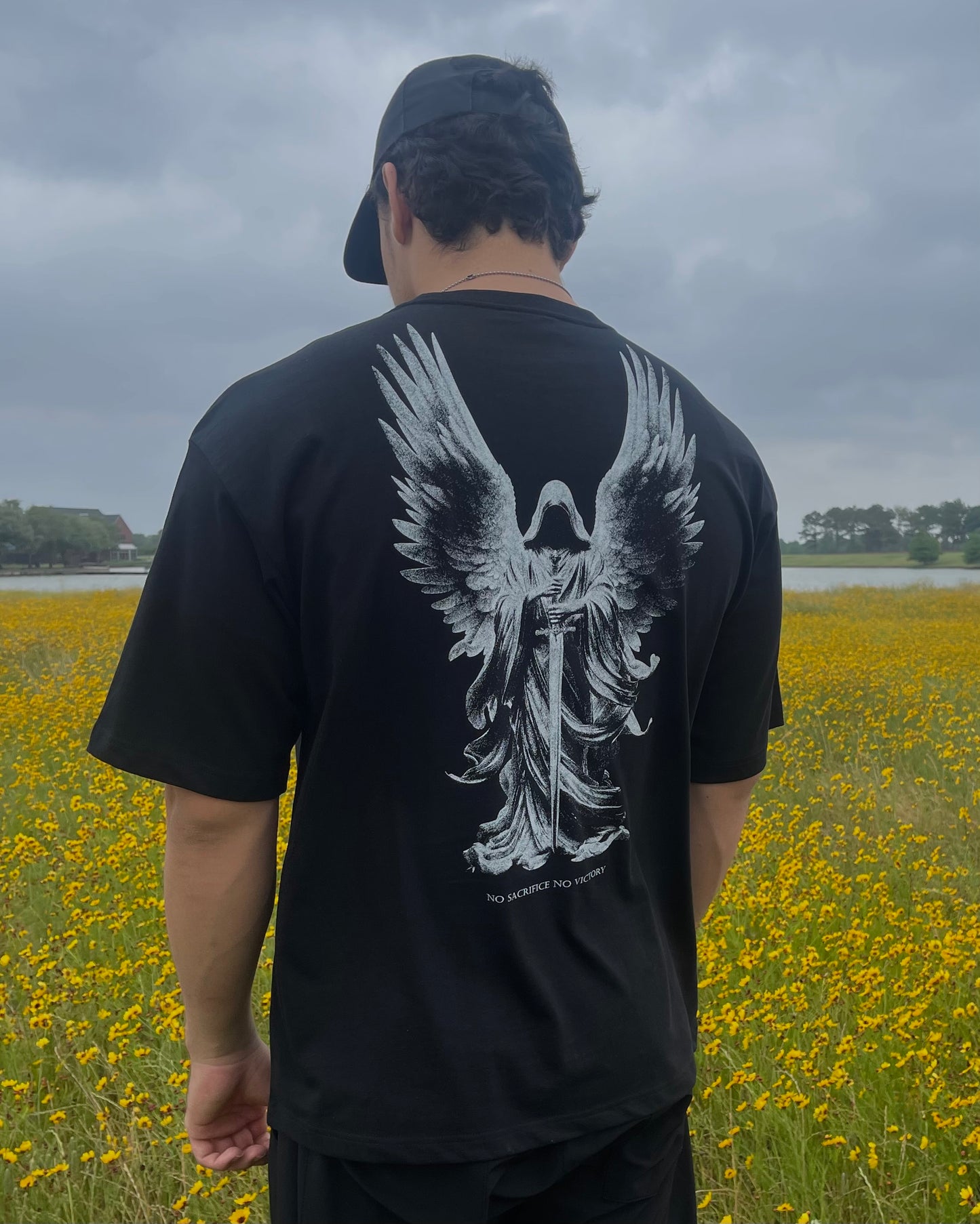 NO SACRIFICE NO VICTORY OVERSIZED GRAPHIC TEE