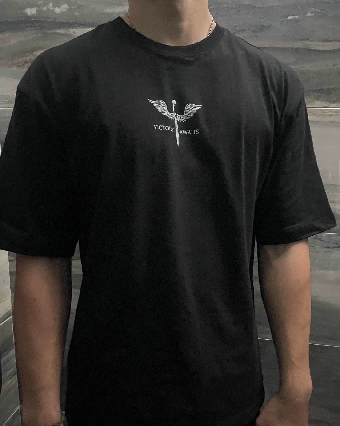 NO SACRIFICE NO VICTORY OVERSIZED GRAPHIC TEE